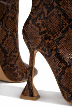 SOME Milenka - Snake