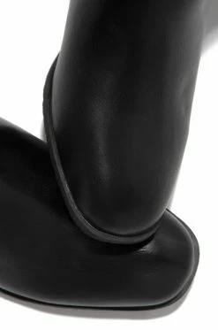 RFRESH Shoes Style Studio - Black