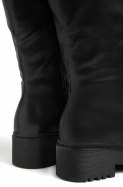 RFRESH Shopping In Paris - Black Shoes