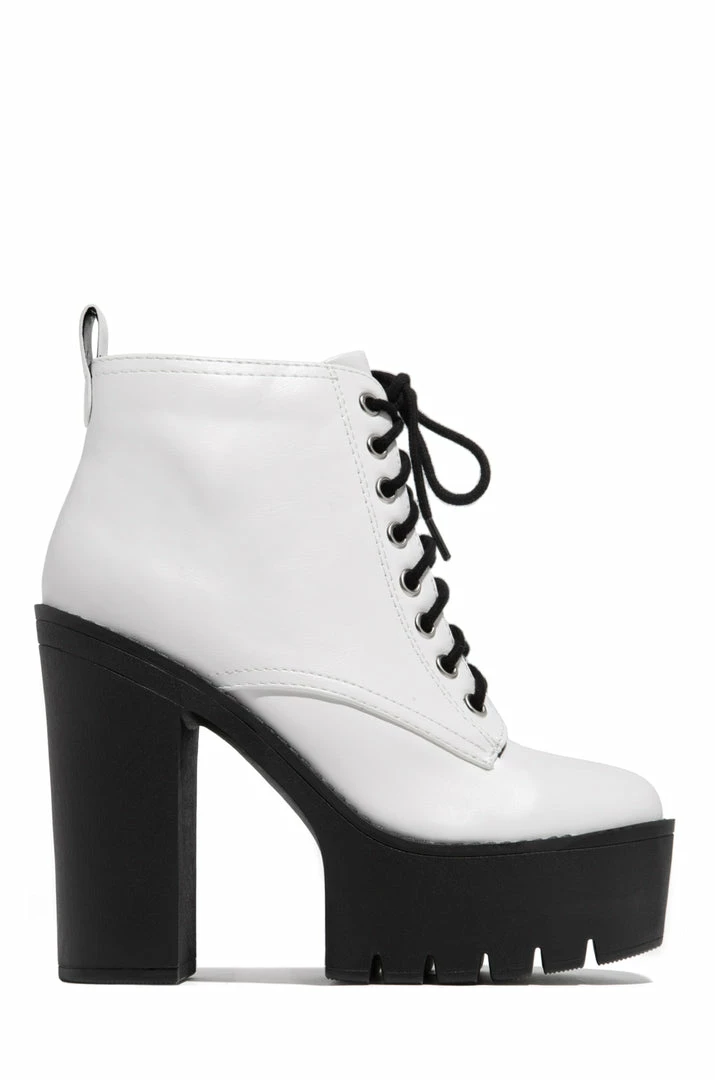 SODA Moonlight - White Shoes