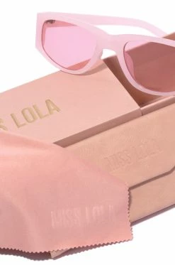 Weekend Vibe - Pink Accessories