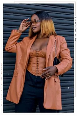 FO Shawna - Camel Clothing