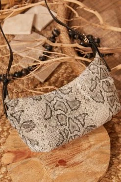 UR Accessories Sheyla - Black