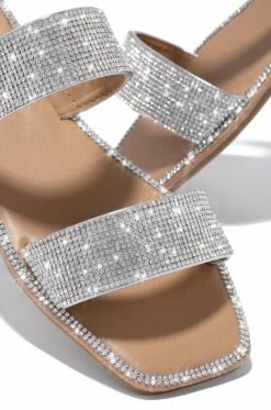 QUPD Resort Island - Silver Shoes