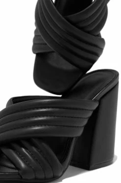 QUPD Eileen - Black Shoes