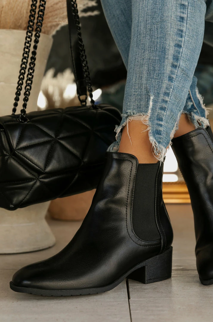 RFRESH Shoes Style Studio - Black