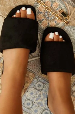 QUPD Sunday Morning - Black Shoes