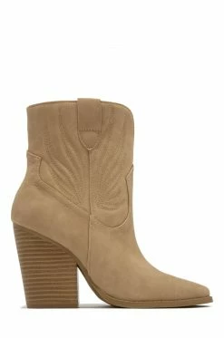 QUPD Abbey - Nude Shoes