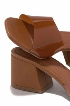 QUPD Shoes Dulce - Tan