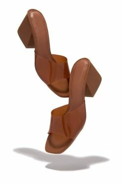 QUPD Shoes Dulce - Tan