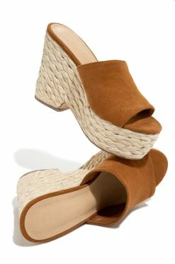 LILIA Weekend Look Platform Heels - Tan