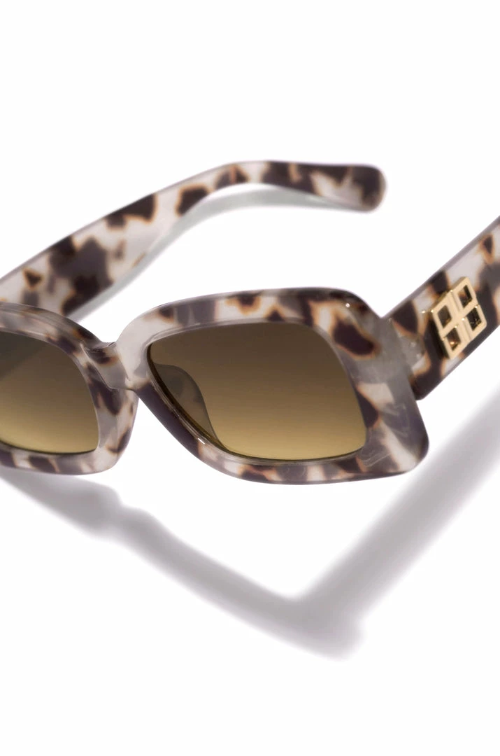 Lush Views - Tortoise