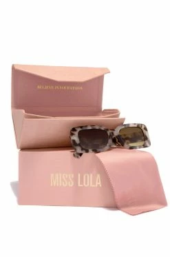 Lush Views - Tortoise