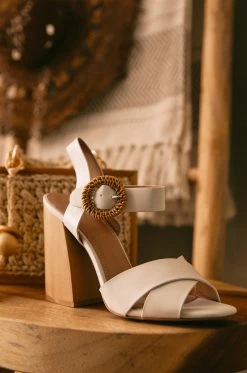 QUPD Shoes Leilani - White