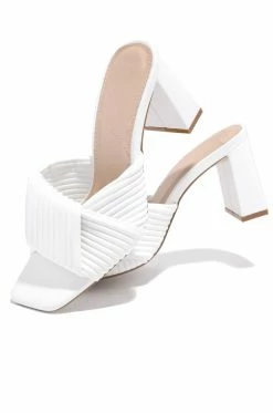 QUPD Paola - White Shoes