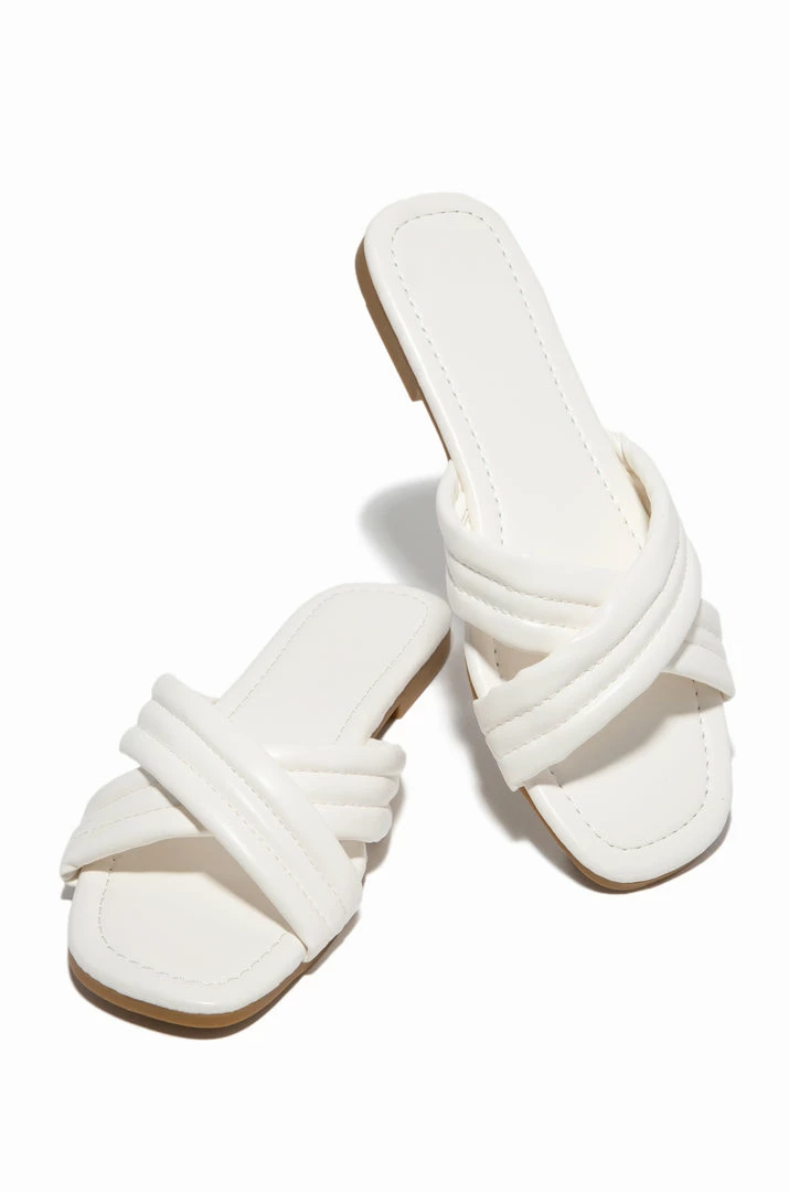 WDIVA Playa Paraiso - White Shoes