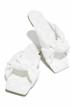 BBOO Jet Set - White Shoes