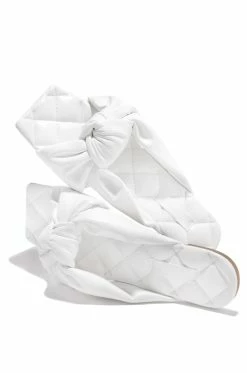 BBOO Jet Set - White Shoes